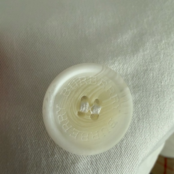 Burberry Cream Single Breasted Trench Coat - Picture 13 of 16